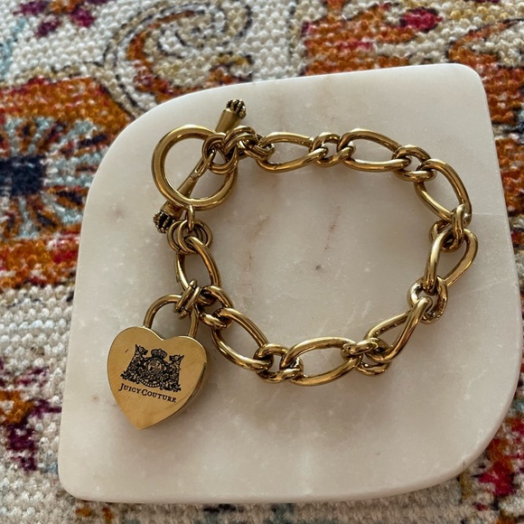 JUICY COUTURE Gold Heart Padlock Starter Bracelet with Crown Toggle - Picture 3 of 5